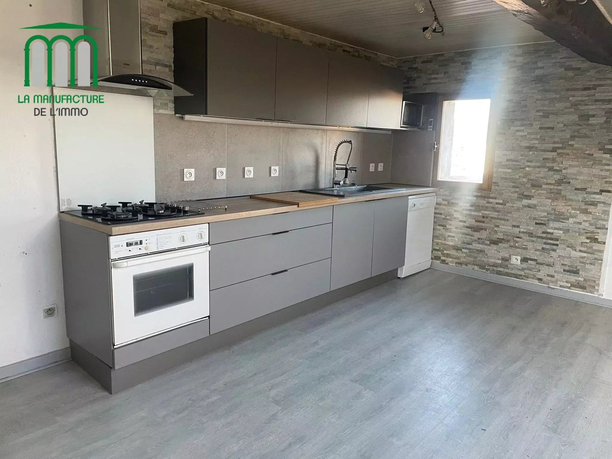 3 pièces 46,30M2 carrez/ 80,63M2 au sol -Saint-Etienne – Technopole.