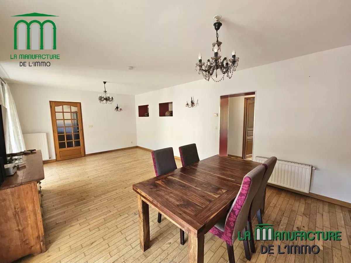 T4 de 122 m² avec jardin privatif et dependance