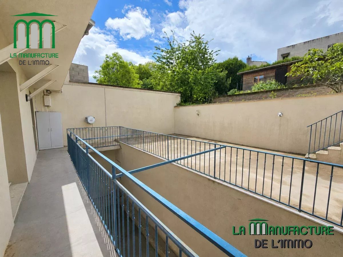 T4 de 122 m² avec jardin privatif et dependance