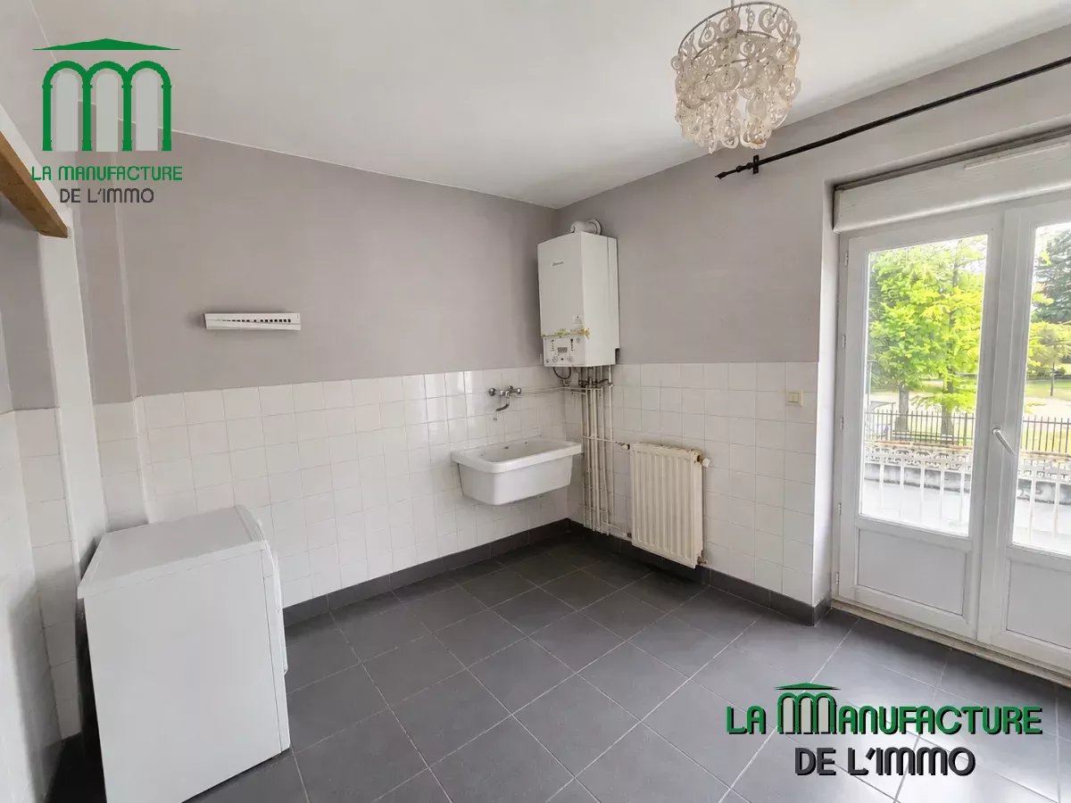 T4 de 122 m² avec jardin privatif et dependance