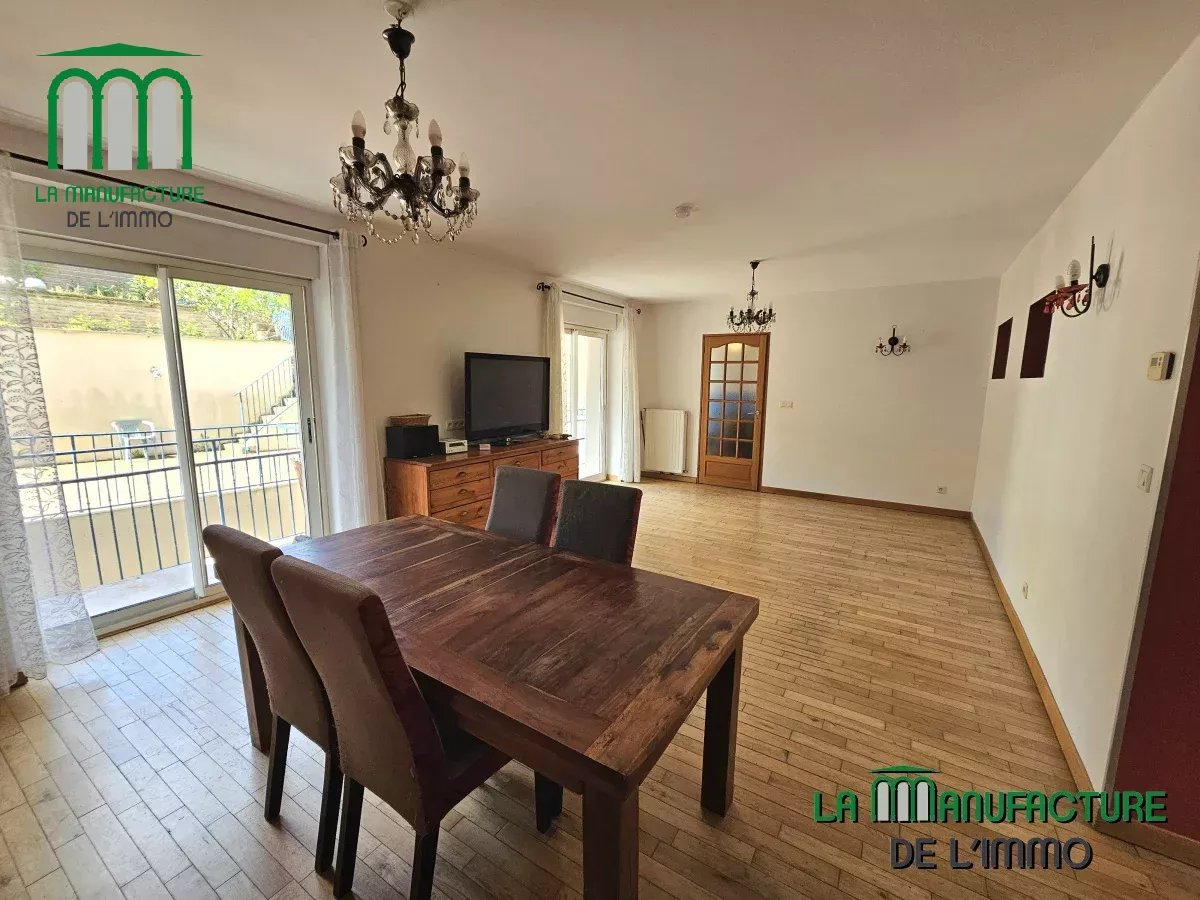 T4 de 122 m² avec jardin privatif et dependance