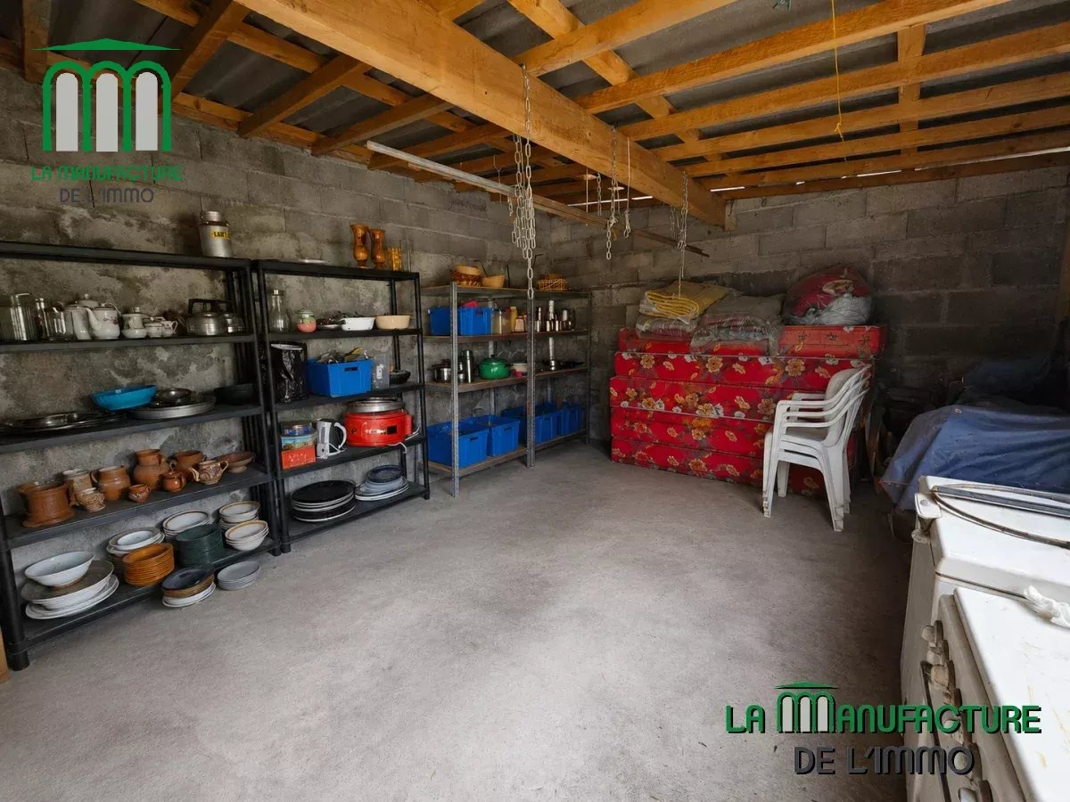 T4 de 122 m² avec jardin privatif et dependance
