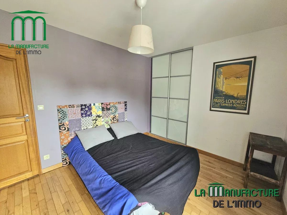 T4 de 122 m² avec jardin privatif et dependance
