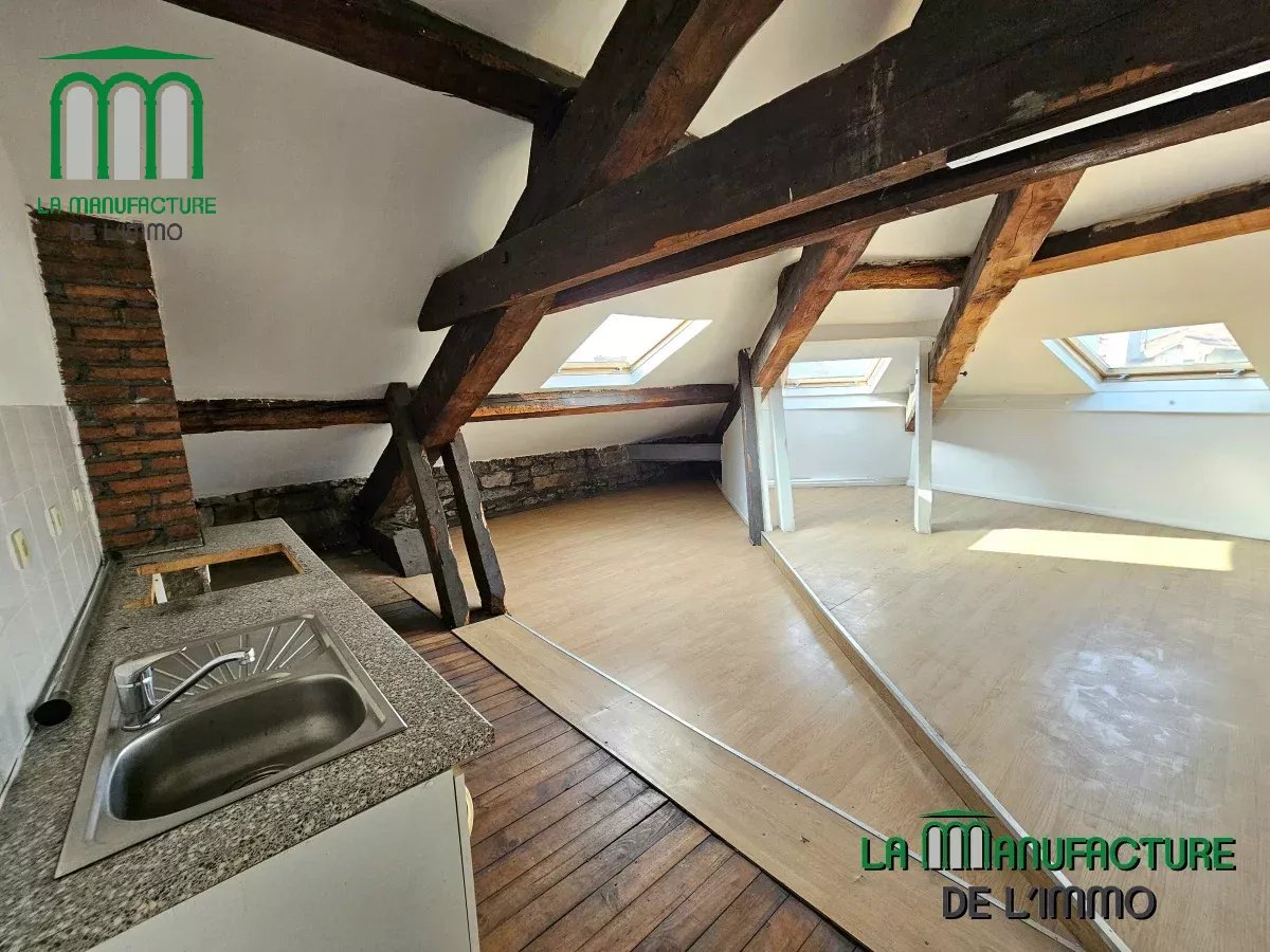 Appartement de caractère de type T3 de 53 m² Carrez et 84 m² au sol – Prox. Châteaucreux