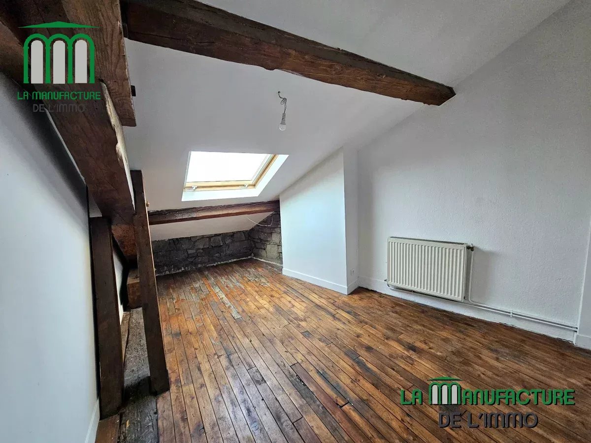 Appartement de caractère de type T3 de 56,83 m² Carrez et 78,88 m² au sol – Prox. Châteaucreux