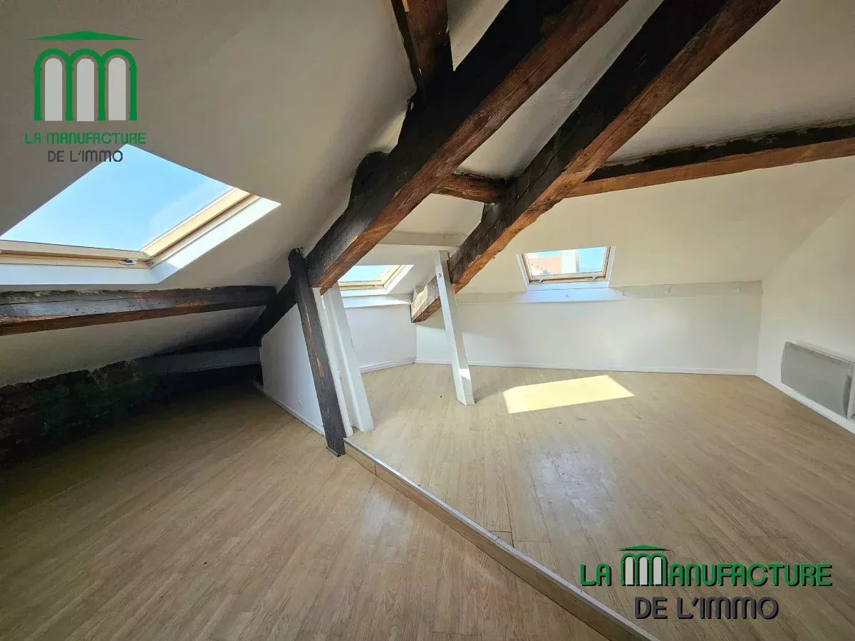 Appartement de caractère de type T3 de 53 m² Carrez et 84 m² au sol – Prox. Châteaucreux