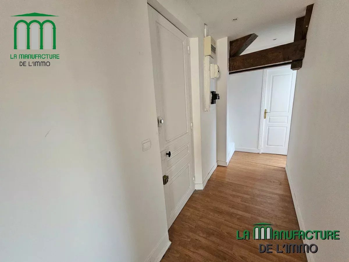 Appartement de caractère de type T3 de 56,83 m² Carrez et 78,88 m² au sol – Prox. Châteaucreux