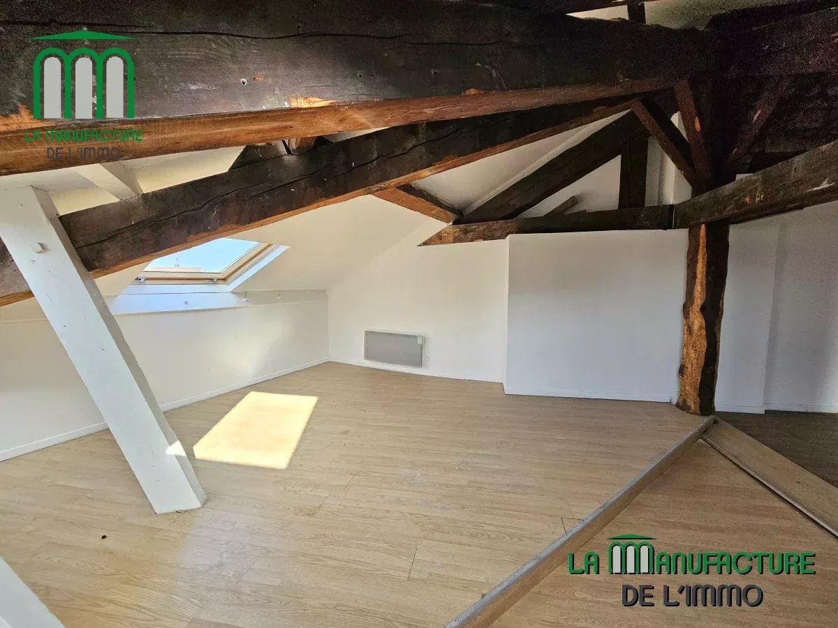 Appartement de caractère de type T3 de 53 m² Carrez et 84 m² au sol – Prox. Châteaucreux