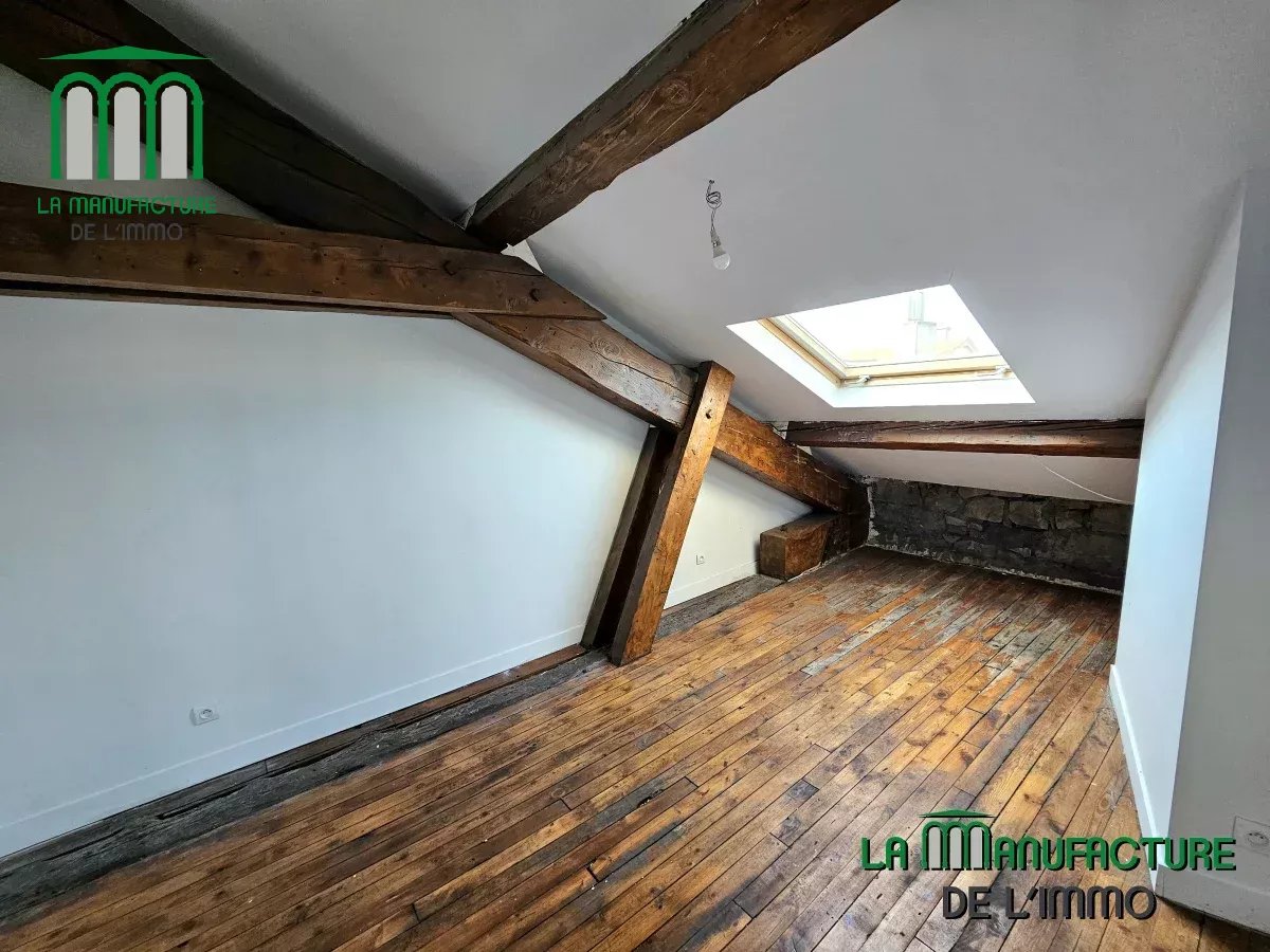 Appartement de caractère de type T3 de 56,83 m² Carrez et 78,88 m² au sol – Prox. Châteaucreux
