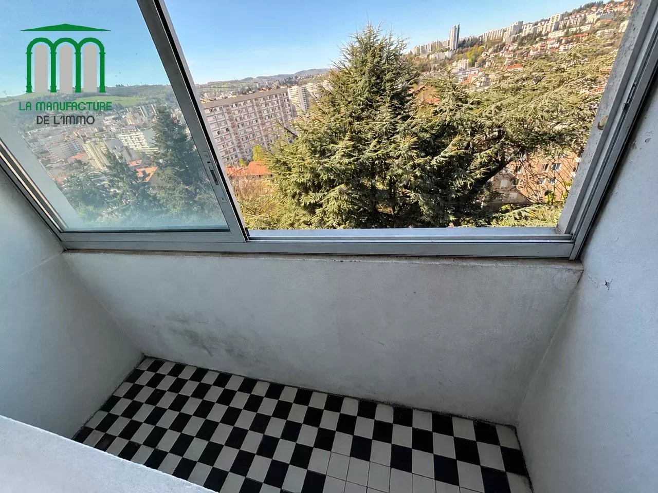 SAINT ETIENNE VIVARAIZE FAURIEL – APPARTEMENT T3 TRAVERSANT DE 56.08m2 + CAVE