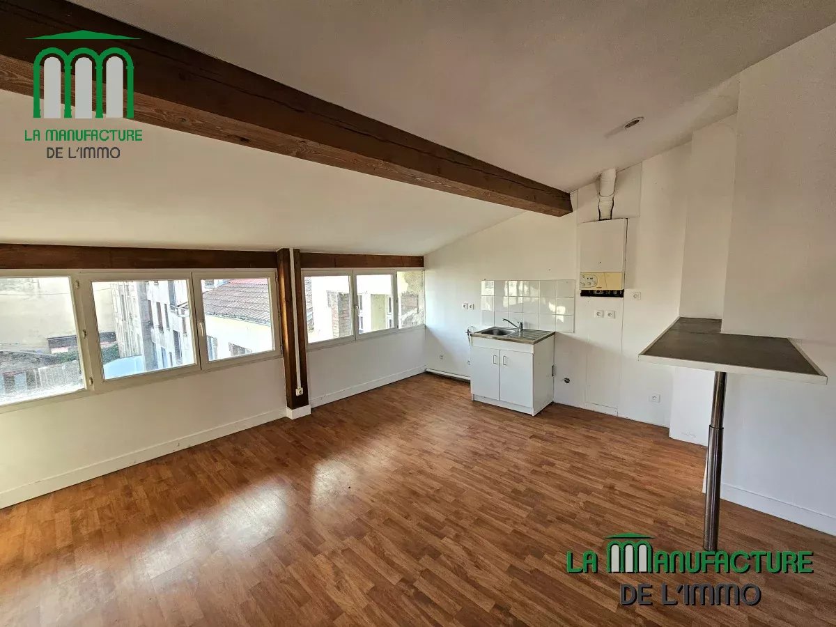 Appartement de caractère de type T3 de 56,83 m² Carrez et 78,88 m² au sol – Prox. Châteaucreux