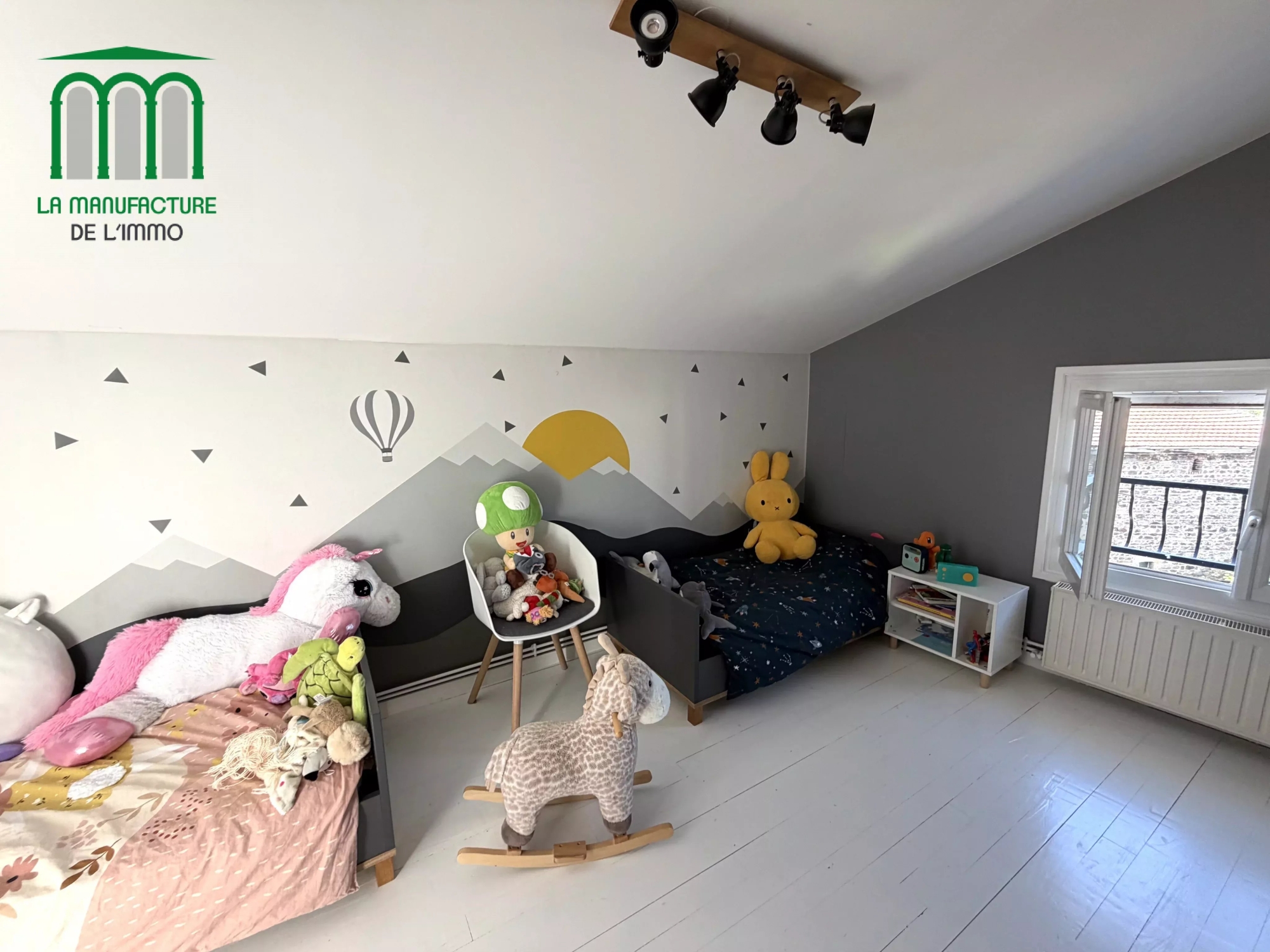 Maison de ville de 82 m² avec terrasse et jardin de 126 m² / le chambon-feugerolles-secteur Gaffard.