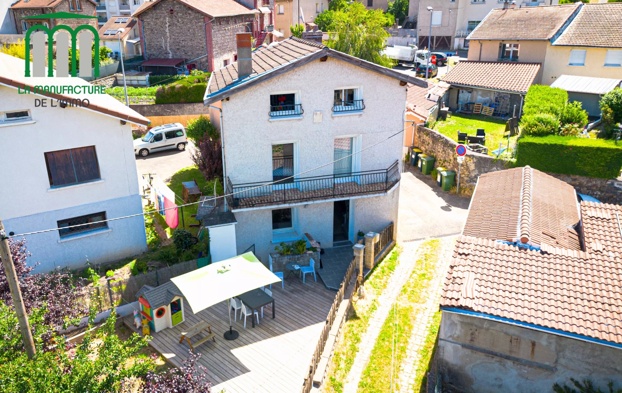 Maison de ville de 82 m² avec terrasse et jardin de 126 m² / le chambon-feugerolles-secteur Gaffard.