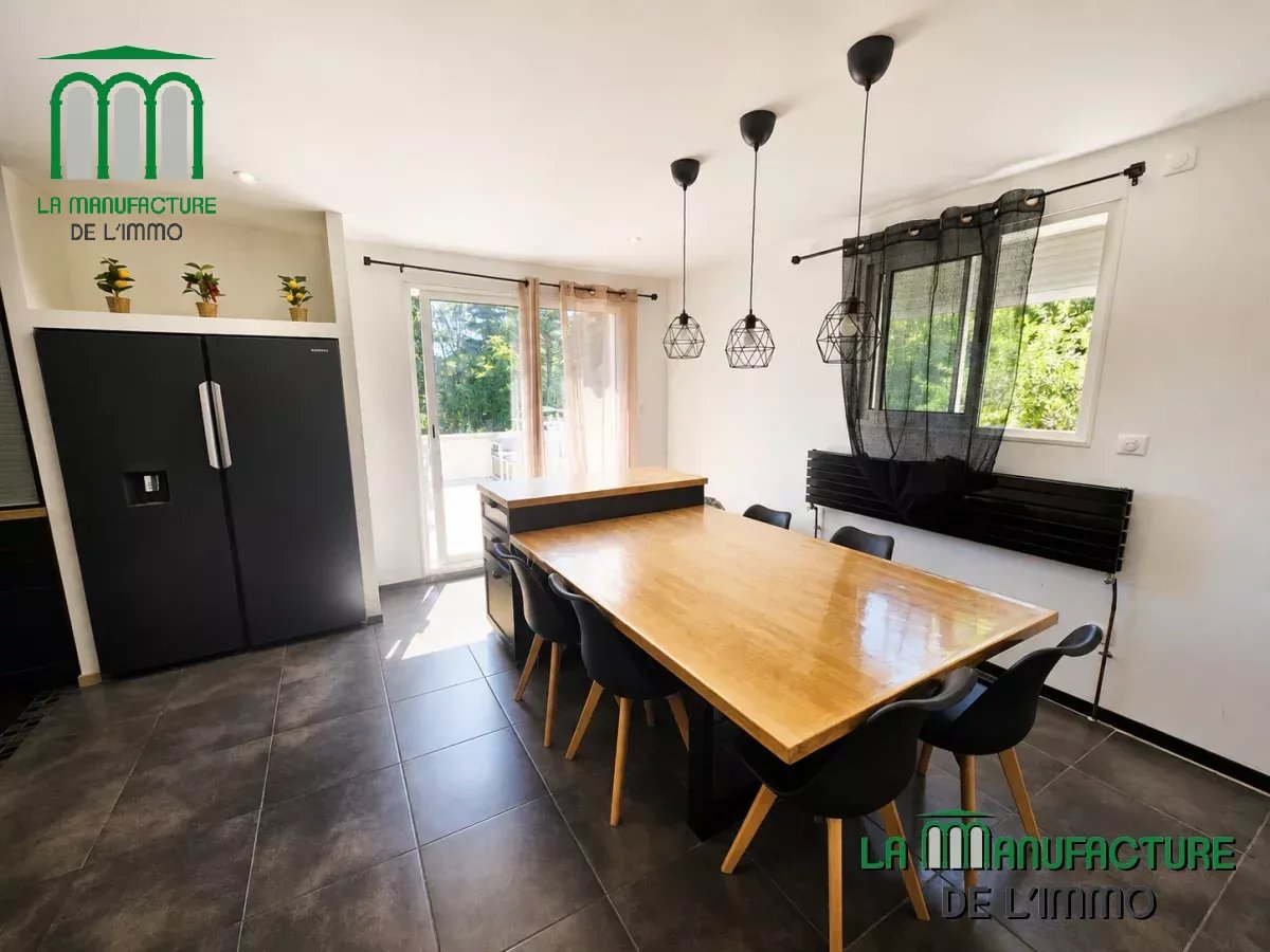 Maison individuelle 164 m² + piscine, grand garage et terrasse / La Ricamarie / Idéal famille ou artisan