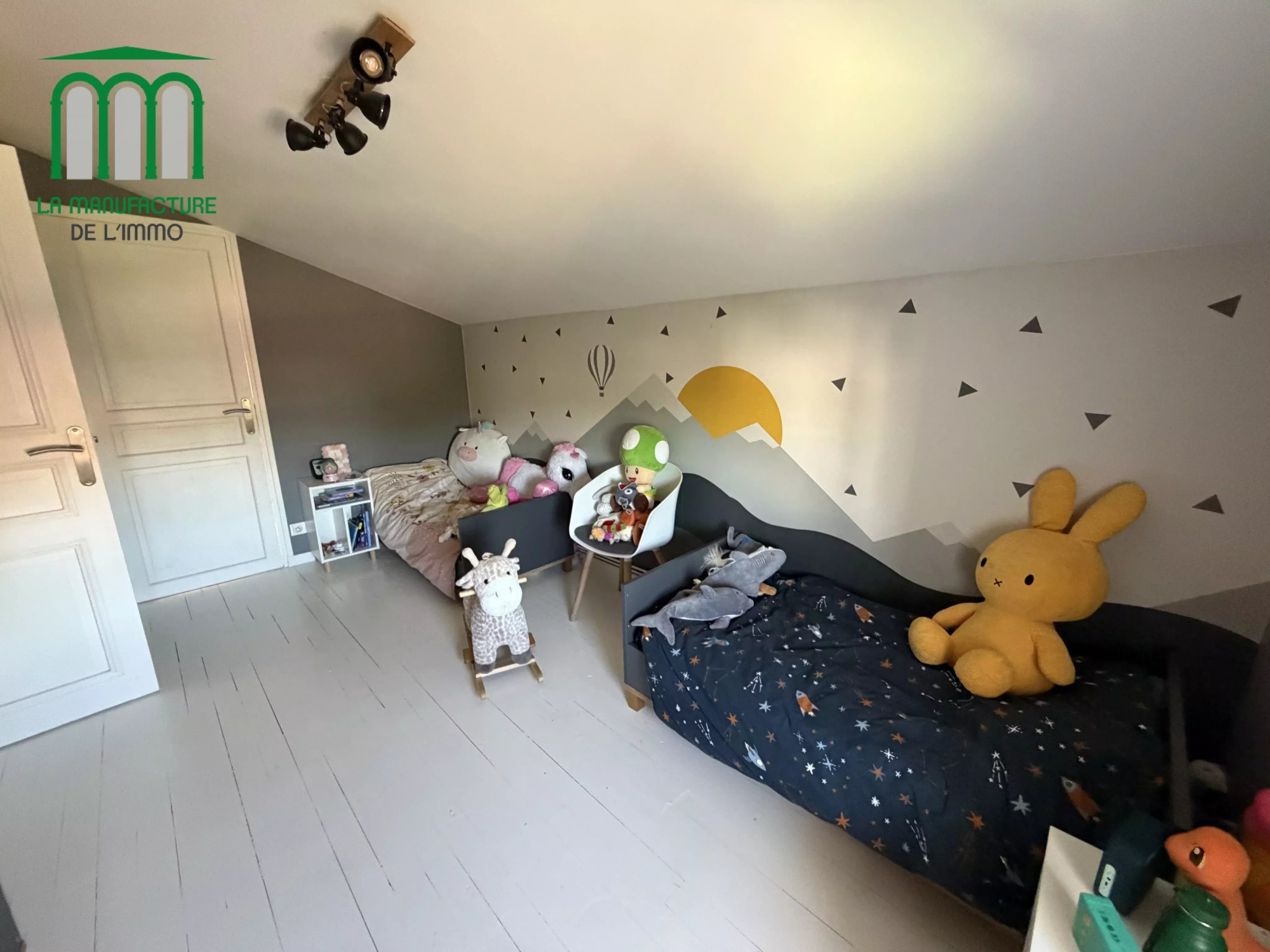 Maison de ville de 82 m² avec terrasse et jardin de 126 m² / le chambon-feugerolles-secteur Gaffard.
