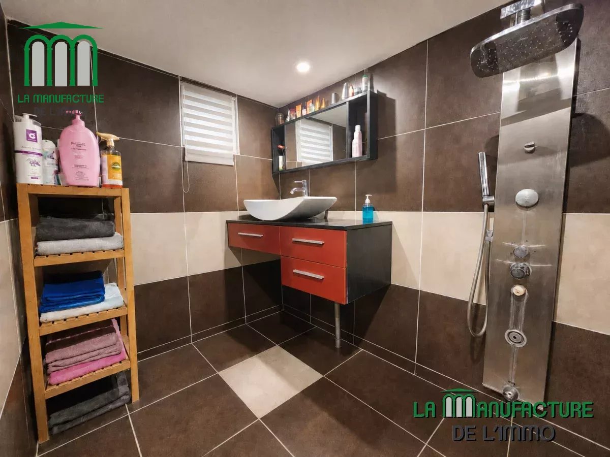 Maison individuelle 164 m² + piscine, grand garage et terrasse / La Ricamarie / Idéal famille ou artisan