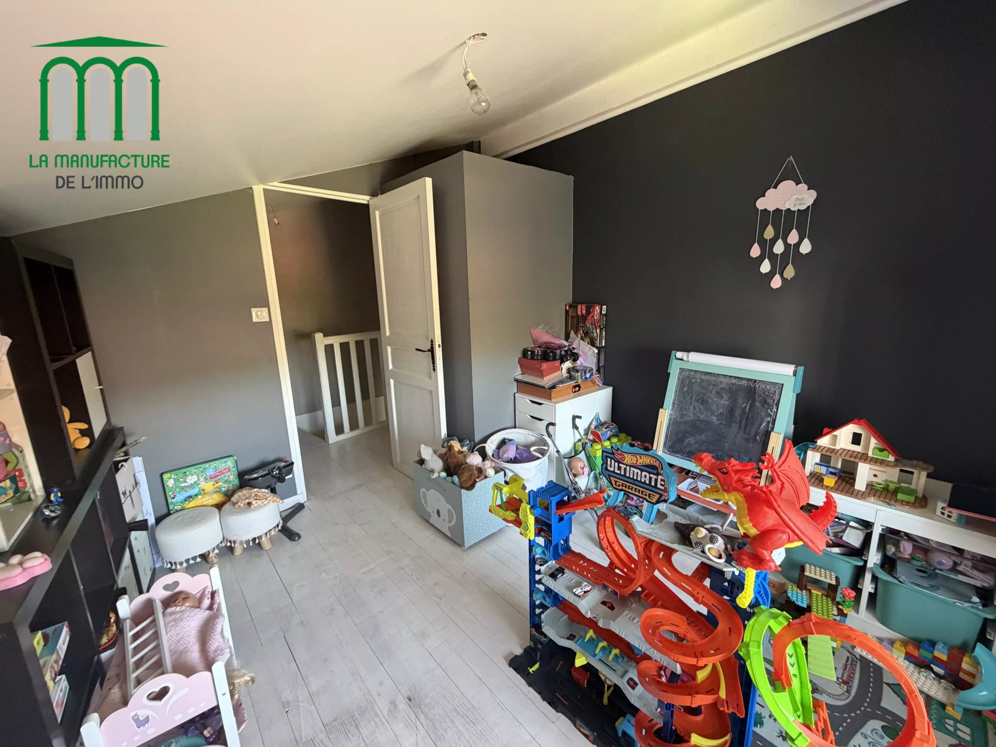 Maison de ville de 82 m² avec terrasse et jardin de 126 m² / le chambon-feugerolles-secteur Gaffard.