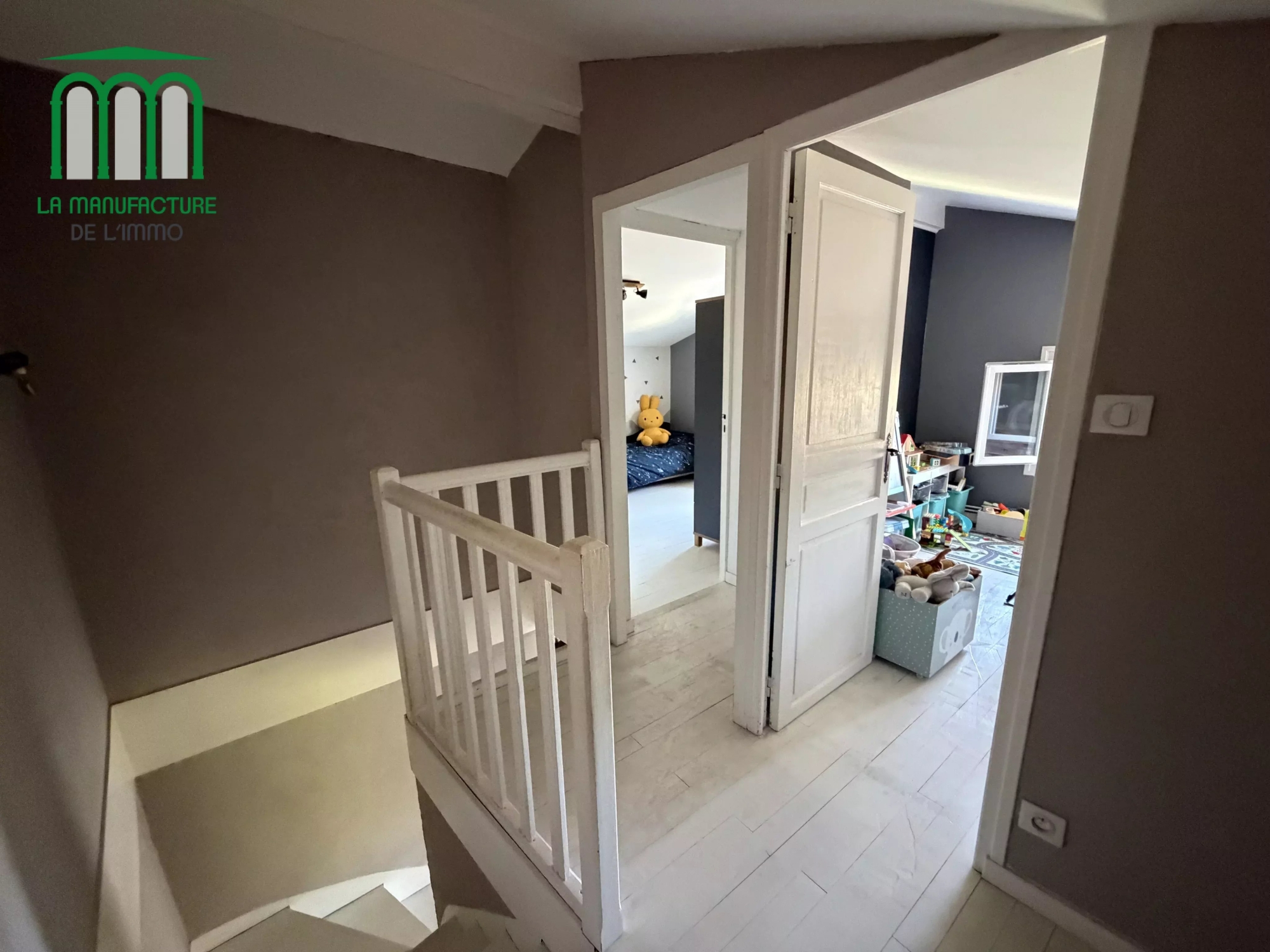Maison de ville de 82 m² avec terrasse et jardin de 126 m² / le chambon-feugerolles-secteur Gaffard.