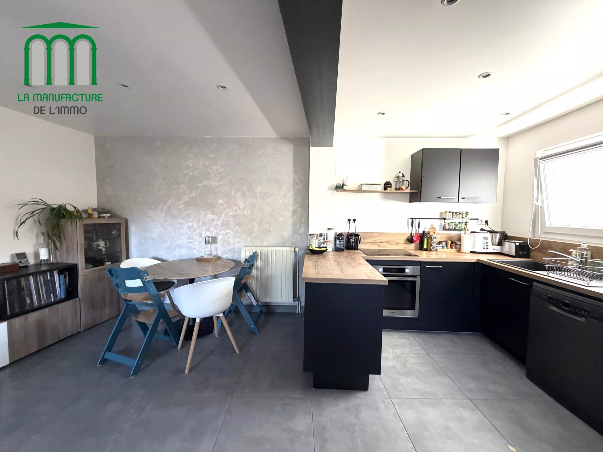Maison de ville de 82 m² avec terrasse et jardin de 126 m² / le chambon-feugerolles-secteur Gaffard.
