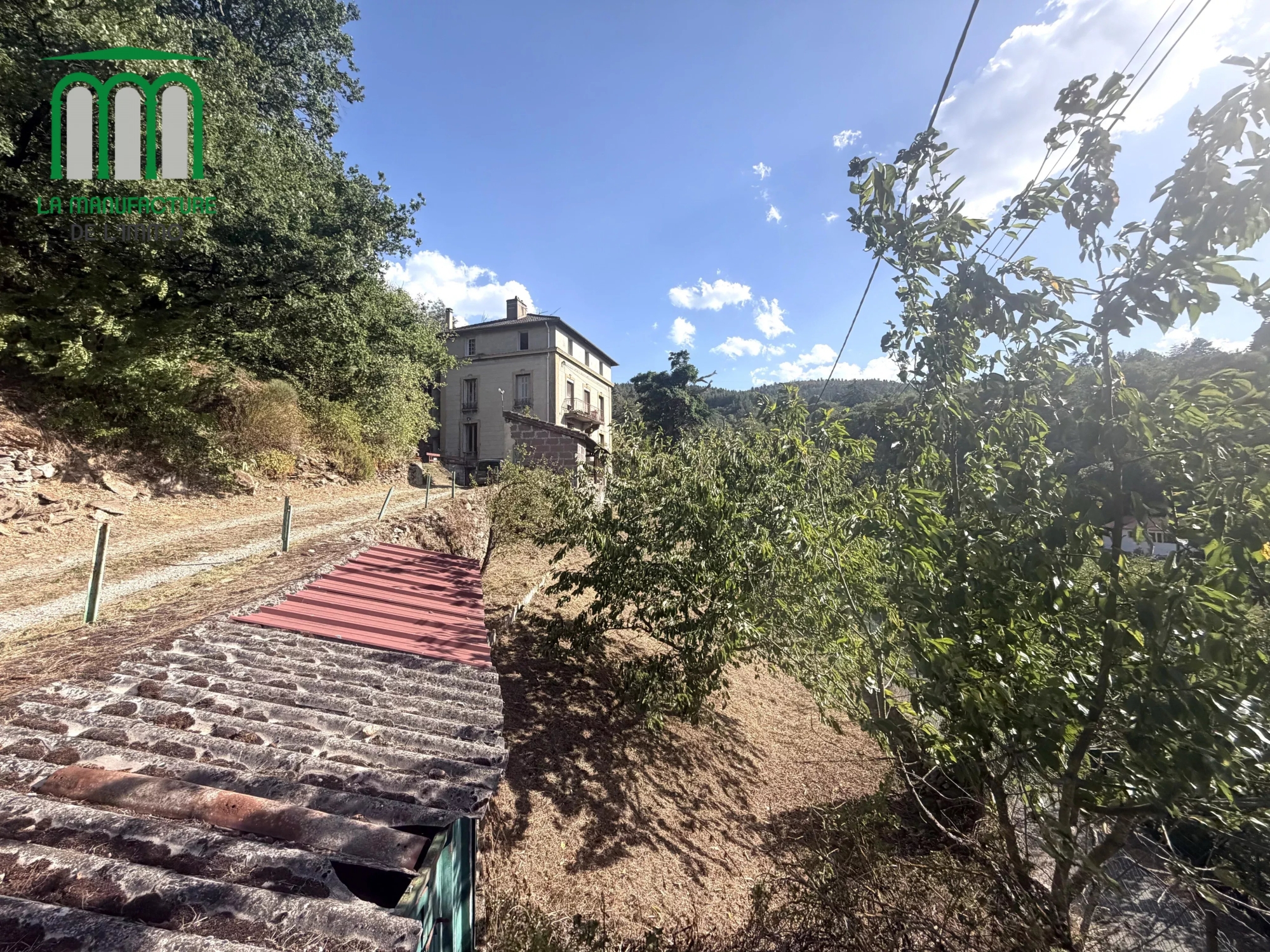 Maison bourgeoise de 1906 – 297.93 m² habitables – parcelle de terrain de 2480 m²- secteur Cotatay / La Pouratt’e