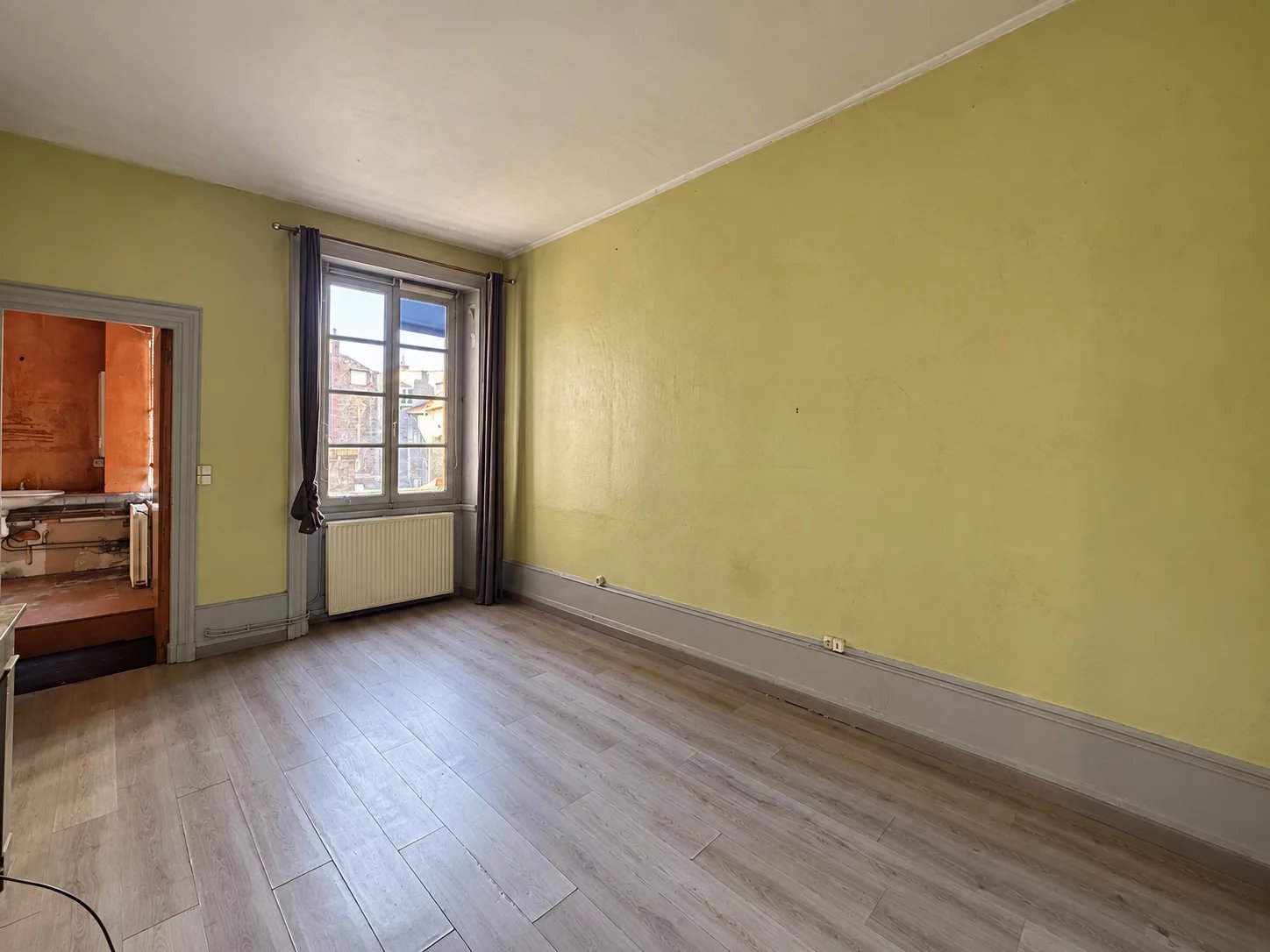 Secteur Hôtel de ville appartement T3 à rénover