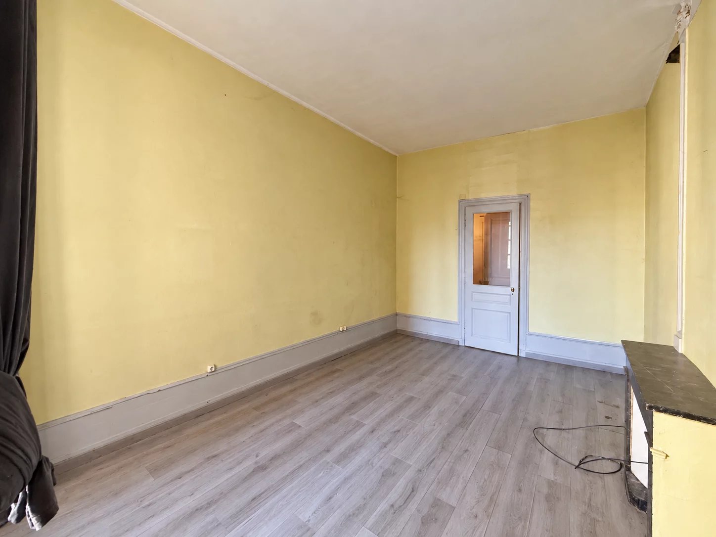 Secteur Hôtel de ville appartement T3 à rénover