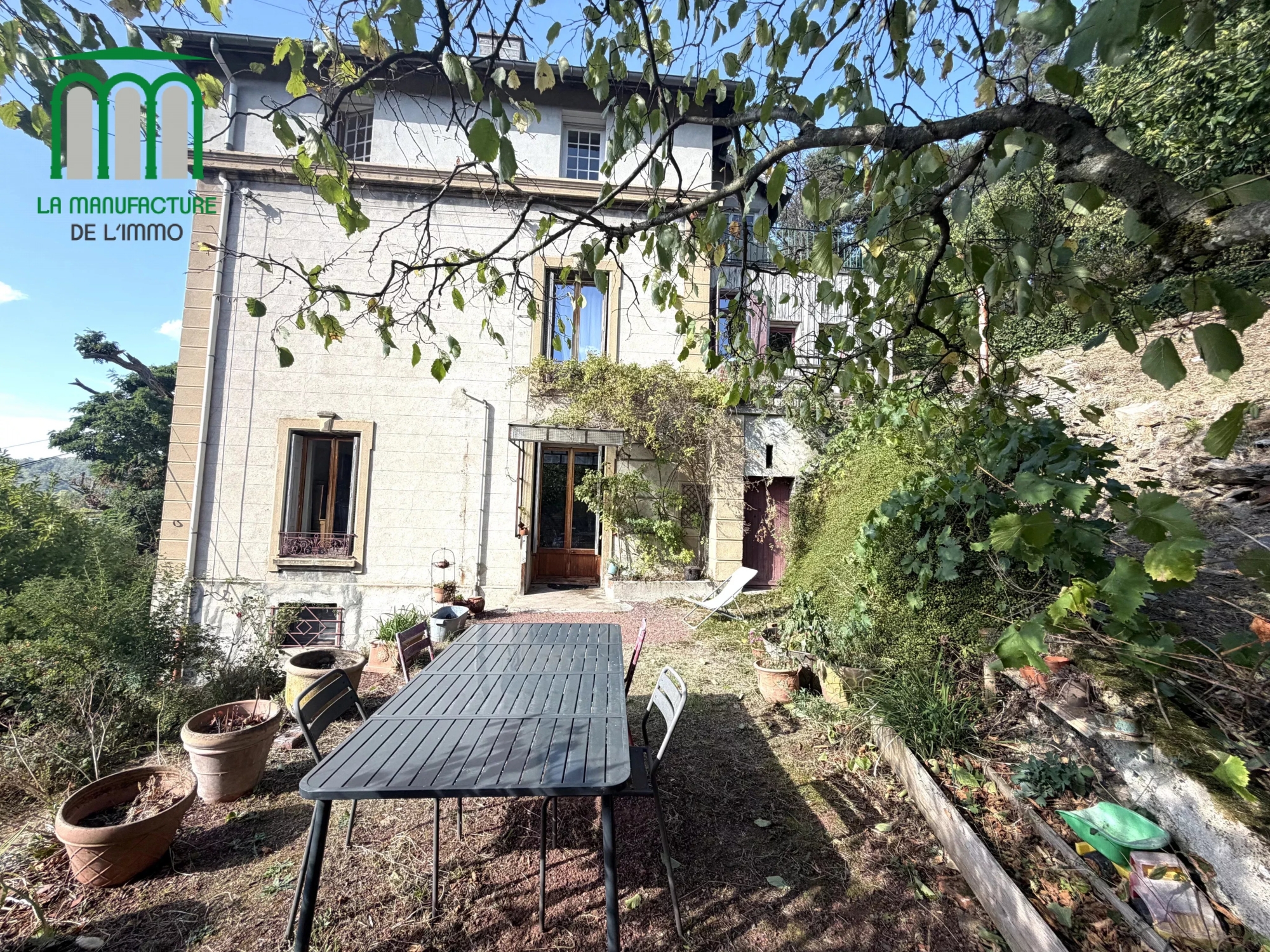 Maison bourgeoise de 1906 – 297.93 m² habitables – parcelle de terrain de 2480 m²- secteur Cotatay / La Pouratt’e