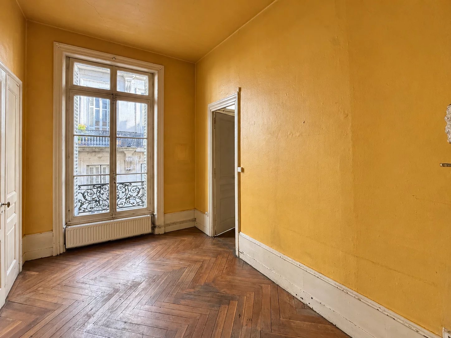 Secteur Hôtel de ville appartement T3 à rénover