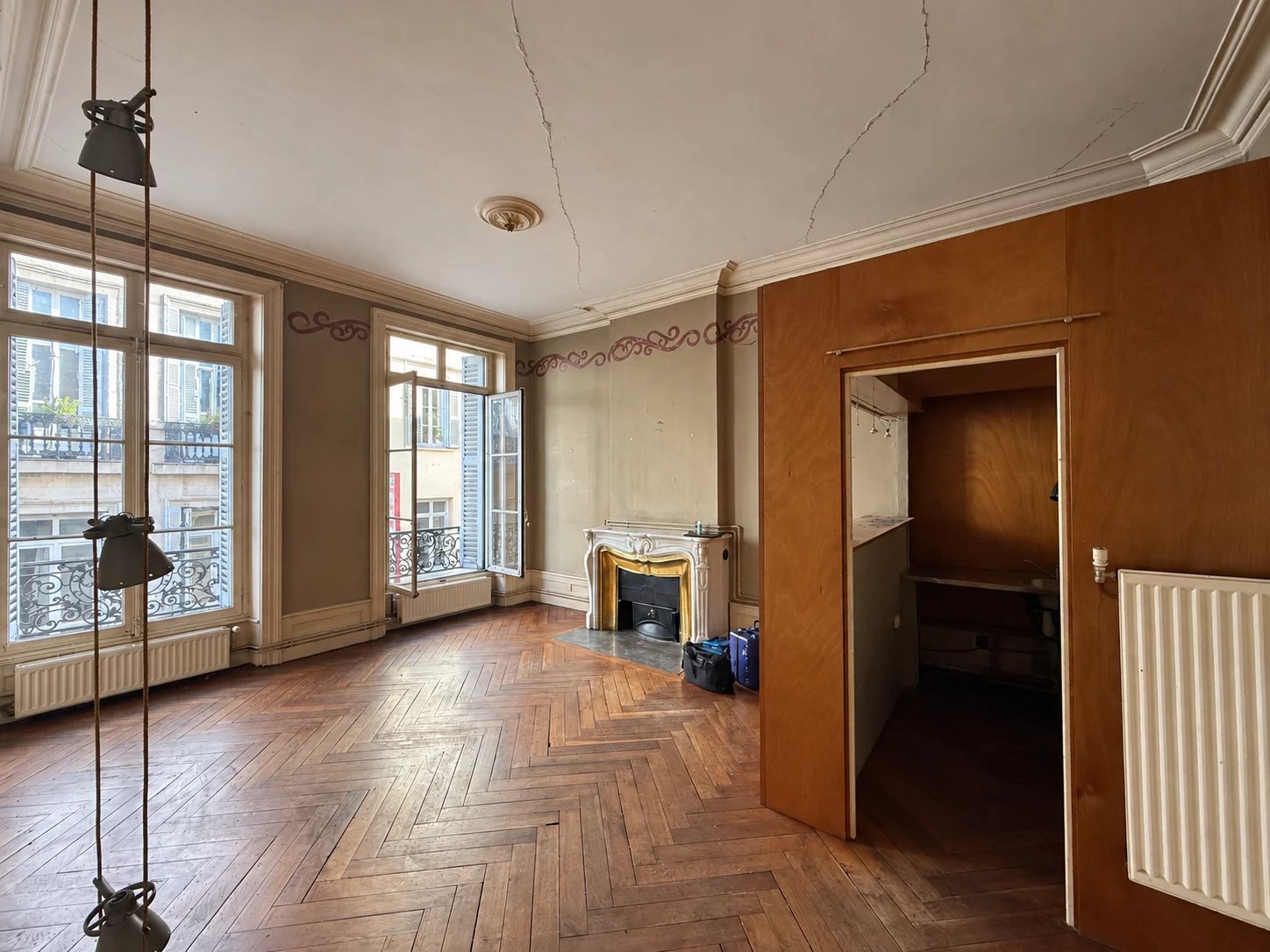 Secteur Hôtel de ville appartement T3 à rénover