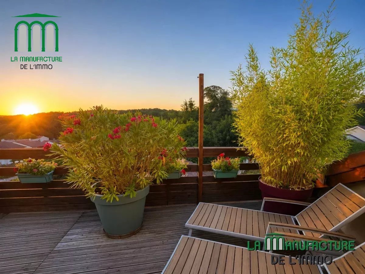 Appartement type F4 bis – 67,33 m² carrez (104,48 m² au sol) – terrasse tropezienne – garage – stationnement