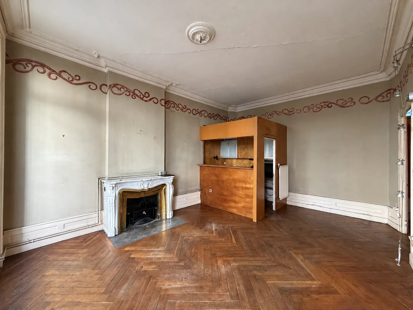 Secteur Hôtel de ville appartement T3 à rénover