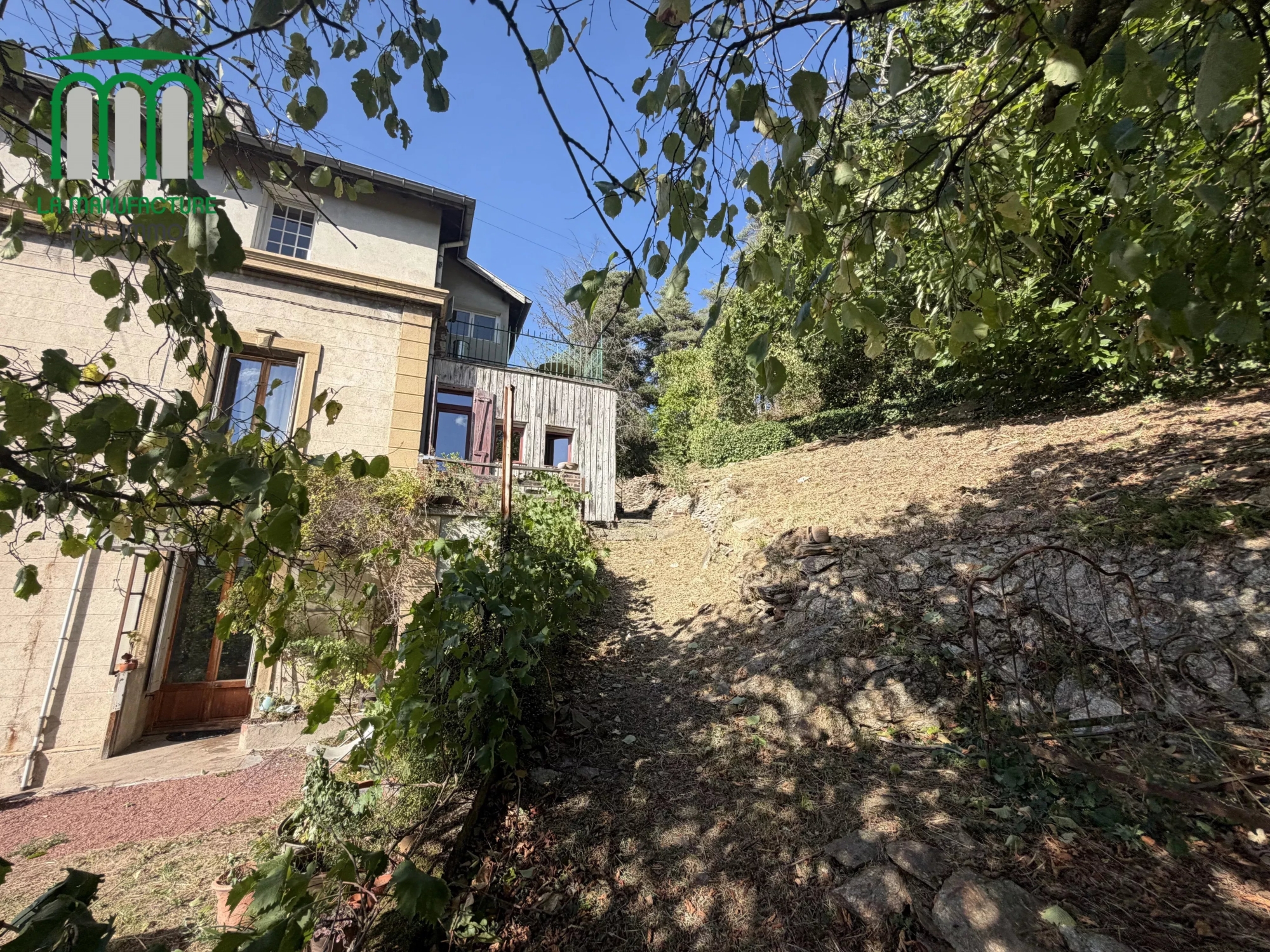 Maison bourgeoise de 1906 – 297.93 m² habitables – parcelle de terrain de 2480 m²- secteur Cotatay / La Pouratt’e