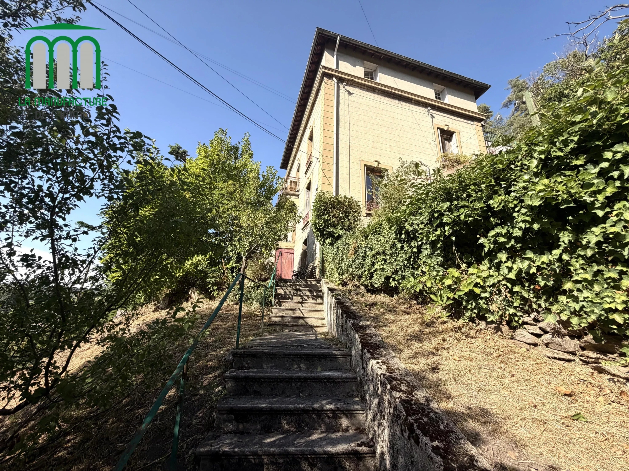 Maison bourgeoise de 1906 – 297.93 m² habitables – parcelle de terrain de 2480 m²- secteur Cotatay / La Pouratt’e