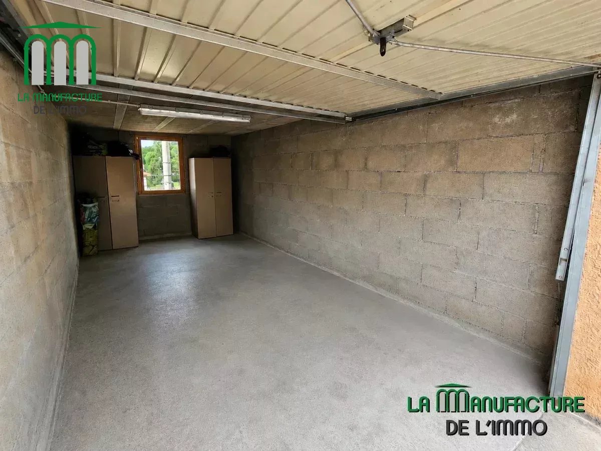Appartement type F4 bis – 67,33 m² carrez (104,48 m² au sol) – terrasse tropezienne – garage – stationnement