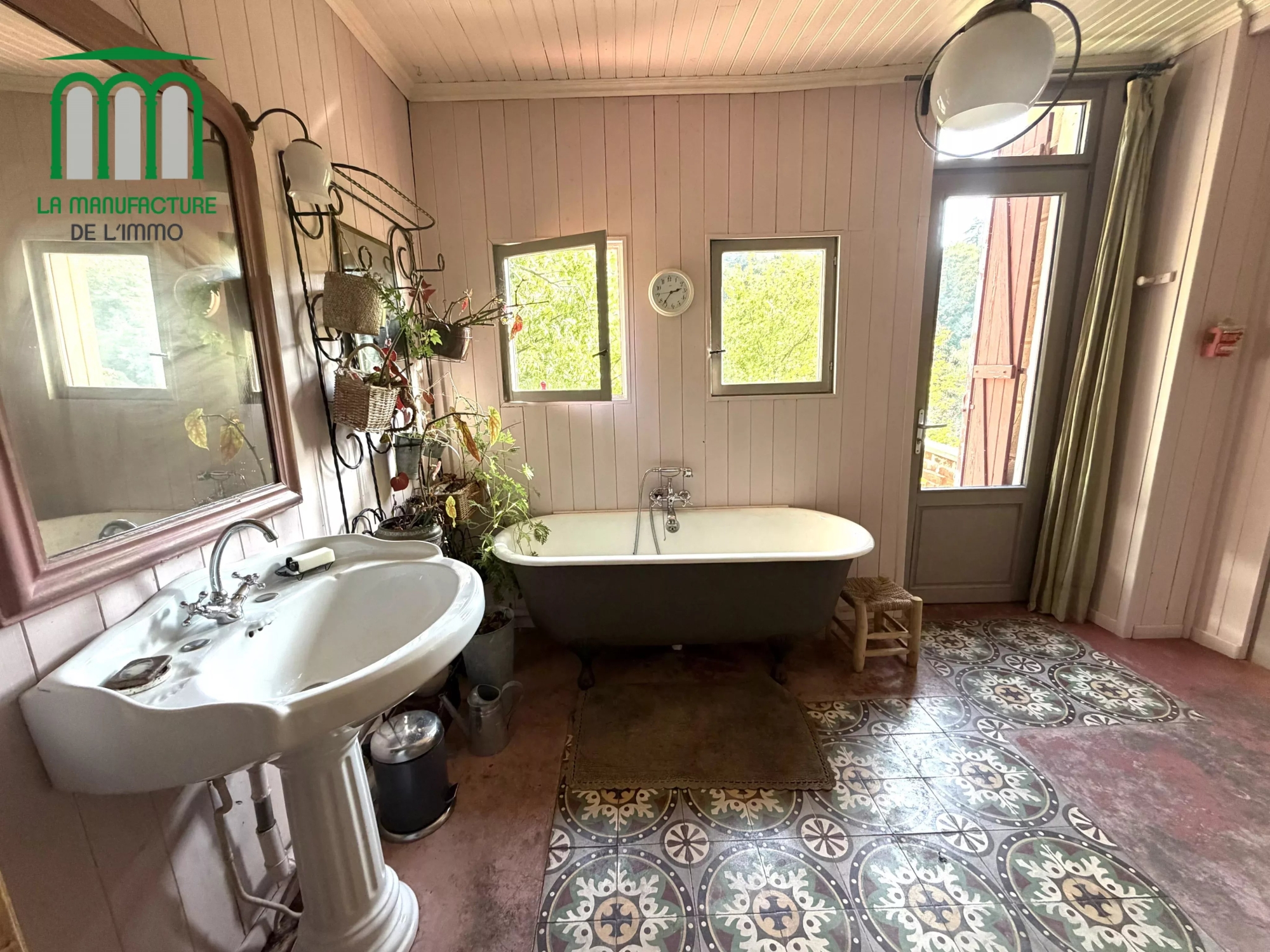 Maison bourgeoise de 1906 – 297.93 m² habitables – parcelle de terrain de 2480 m²- secteur Cotatay / La Pouratt’e