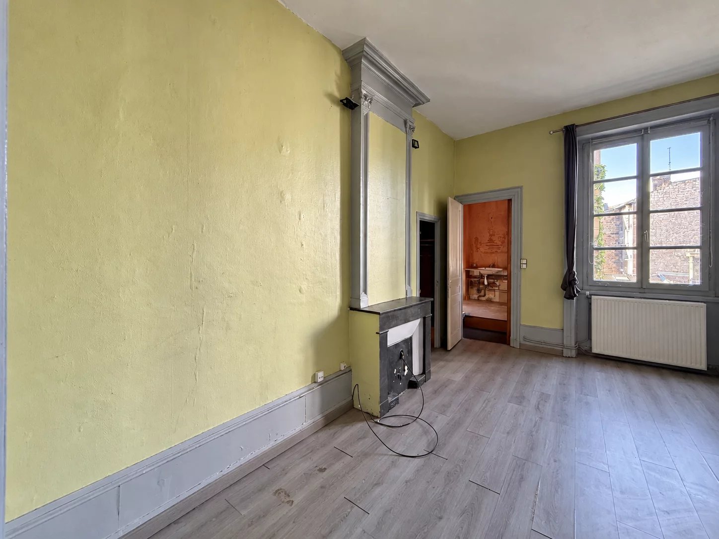 Secteur Hôtel de ville appartement T3 à rénover