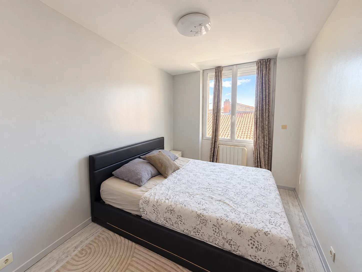Maison de ville de type F5 de 107.39 m² habitable avec tropezienne , bourg de Saint-Just-Malmont
