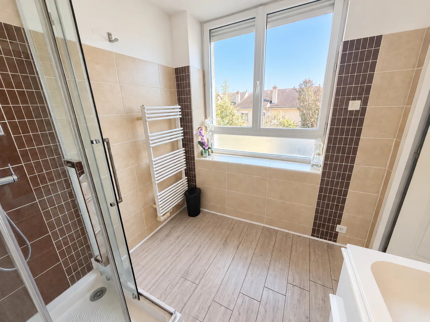 Maison de ville de type F5 de 107.39 m² habitable avec tropezienne , bourg de Saint-Just-Malmont