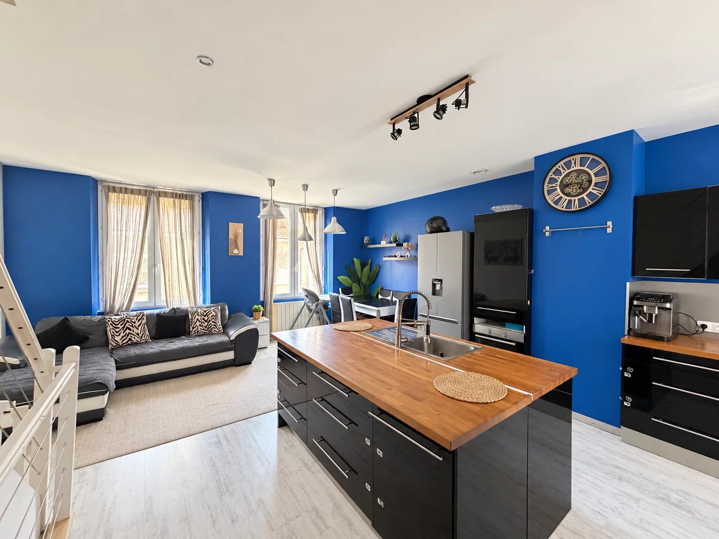 Maison de ville de type F5 de 107.39 m² habitable avec tropezienne , bourg de Saint-Just-Malmont