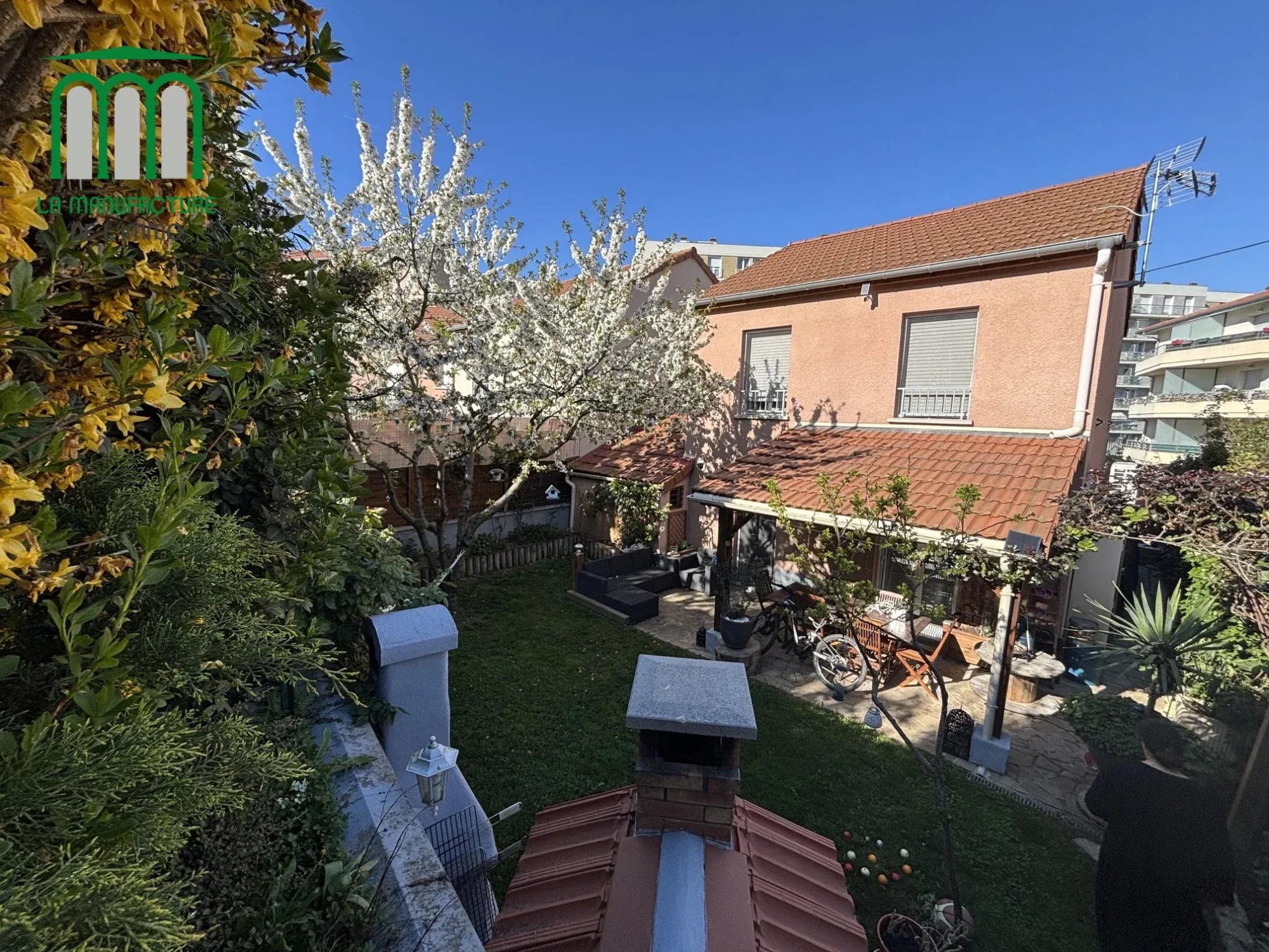 SAINT ETIENNE HAUTS DE JACQUARD – Maison T4 mitoyenne d’un côté de 81,28m² avec jardin + garage
